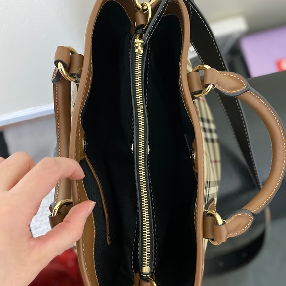 Burberry Ballingdon Horseferry Check Nylon Tote - Picture 5 of 7